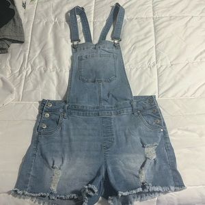 Overall shorts